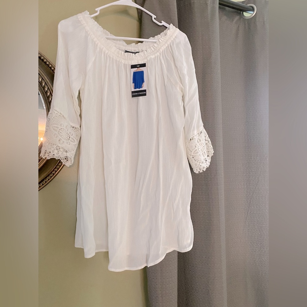 Brand new Chelsea and Theodore off the shoulder gauze summer blouse size small